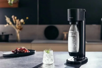 Obrázek SodaStream Gaia Titan výrobník sody, mechanický, 1l láhev SodaStream Fuse, bombička s CO2, černý