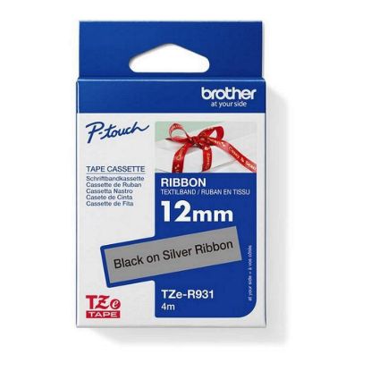 Obrázek BROTHER TZE- R931 - kazeta TZ šířky 12mm, TEXTILNÍ páska 4m- pro tvorbu dárků - NELEPÍCÍ - STŘÍBRNÁ PÁSKA, ČERNÝ POTISK